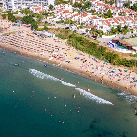 Плажове и морски забавления в Свети Влас